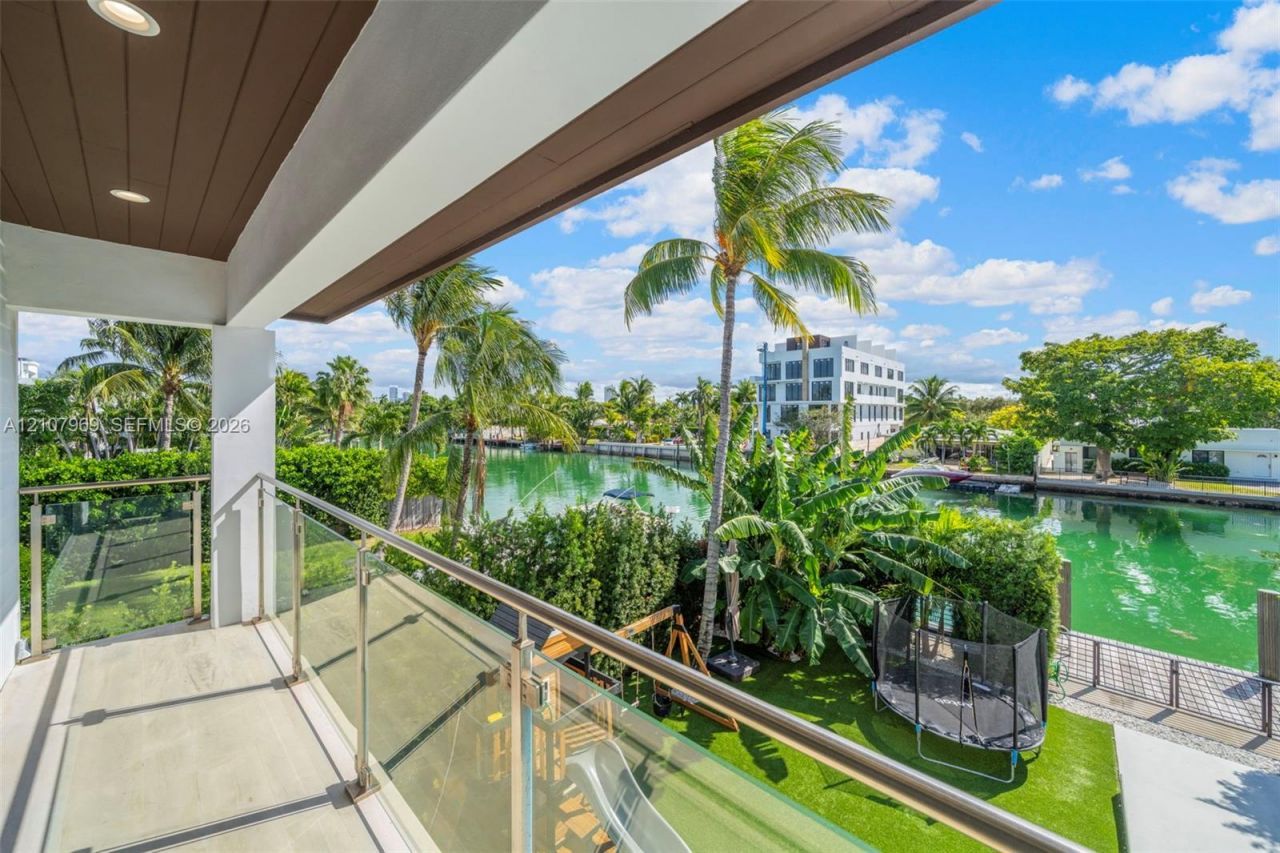 710 S Shore Dr , Miami Beach, FL 33141 Photo