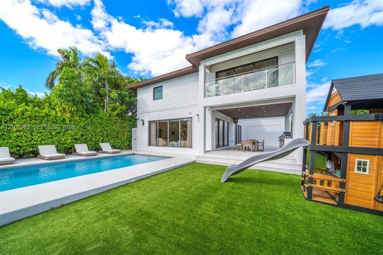 710 S Shore Dr , Miami Beach, FL 33141 Photo