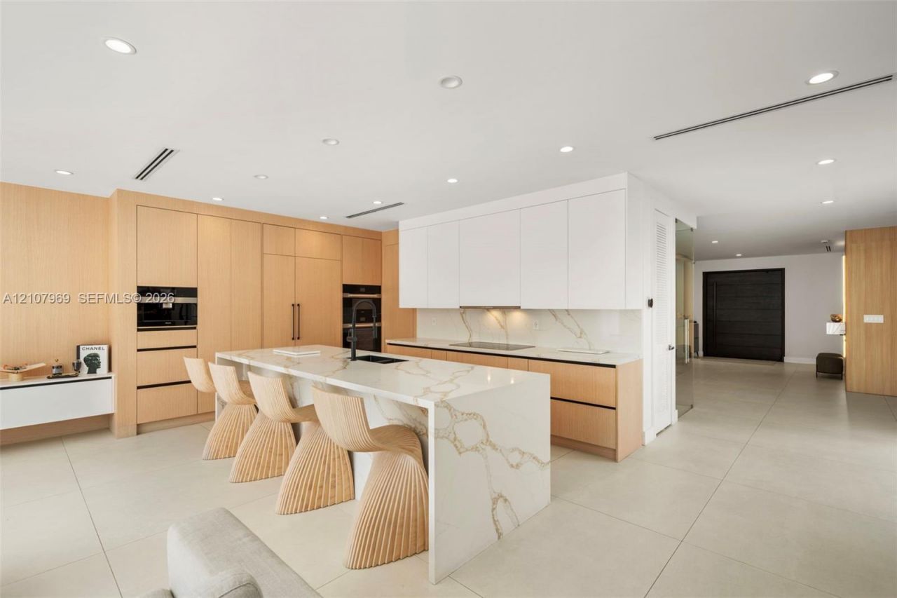 710 S Shore Dr , Miami Beach, FL 33141 Photo