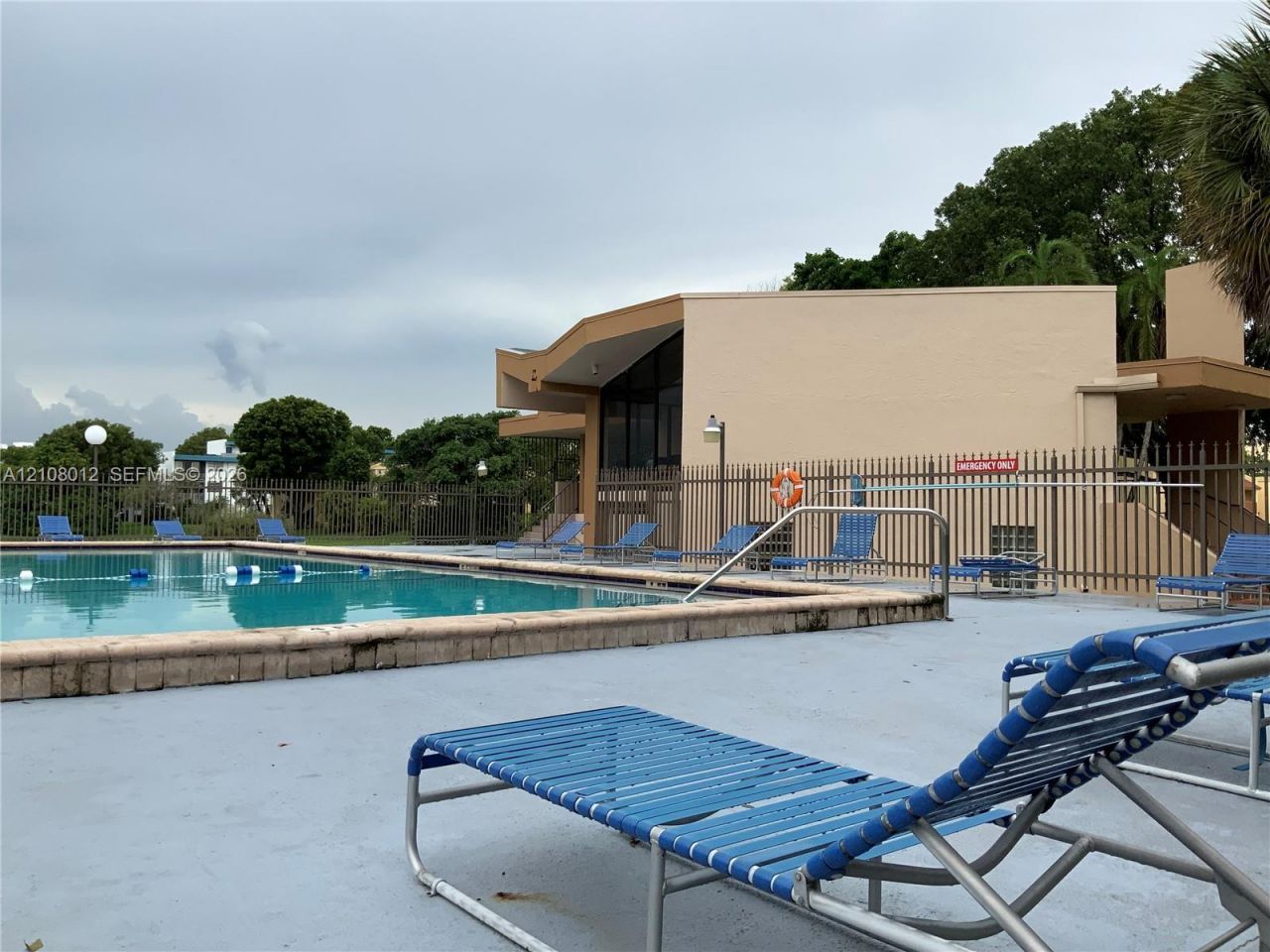 8889 Fontainebleau Blvd , Unit 403, Miami, FL 33172 Photo
