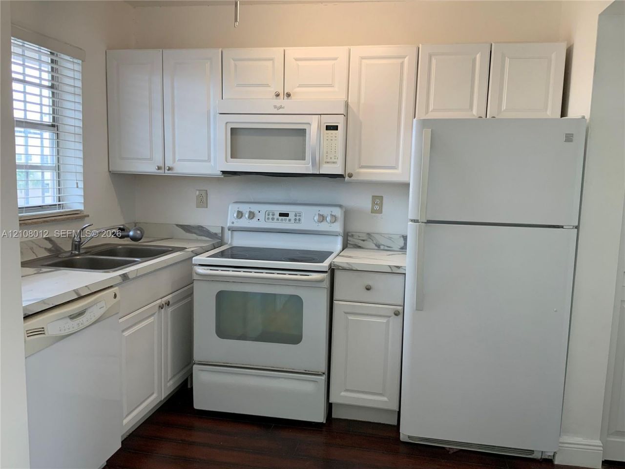 8889 Fontainebleau Blvd , Unit 403, Miami, FL 33172 Photo