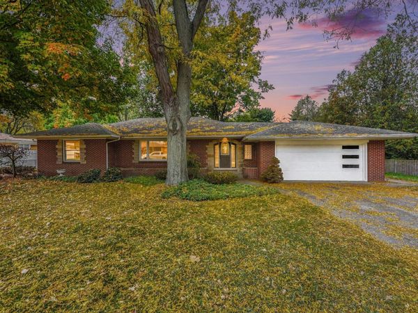 1005 Carpenter Avenue NW, Grand Rapids, MI 49504