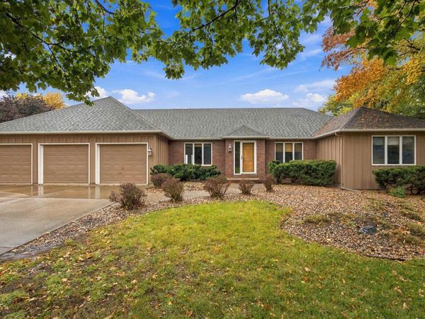 2 S Elkjer Cir, Sioux Falls, SD 57103