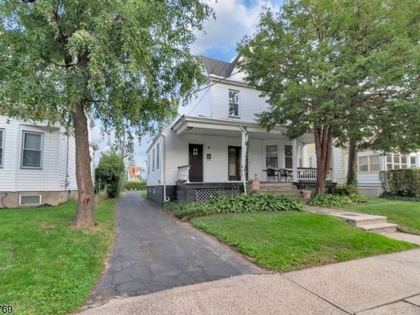 44 Oakland Terr, Newark, NJ 07106