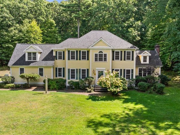 101 Schoolhouse Ln, Boxborough, MA 01719