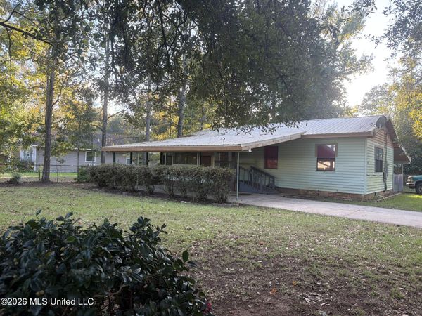 16 Meadows Street, Lucedale, MS 39452