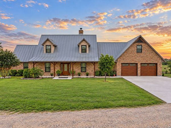 2379 WETZ RD, Marion, TX 78124