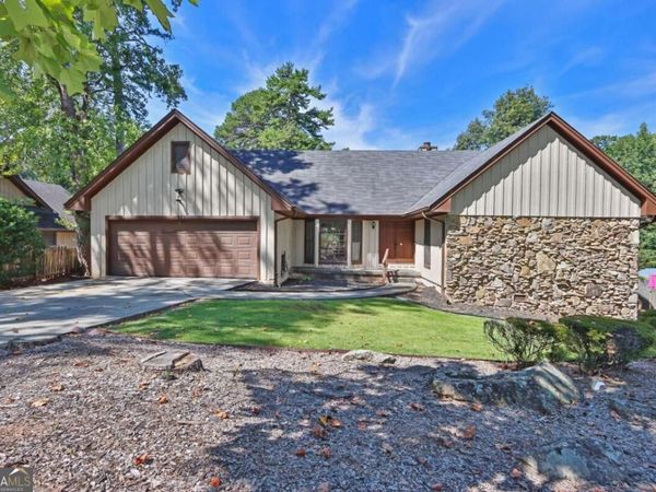 1749 Hidden Hills Parkway, Stone Mountain, GA 30088