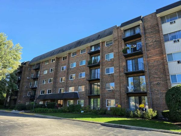 4721 SAINT JOSEPH CREEK Road , Unit 3H, Lisle, IL 60532