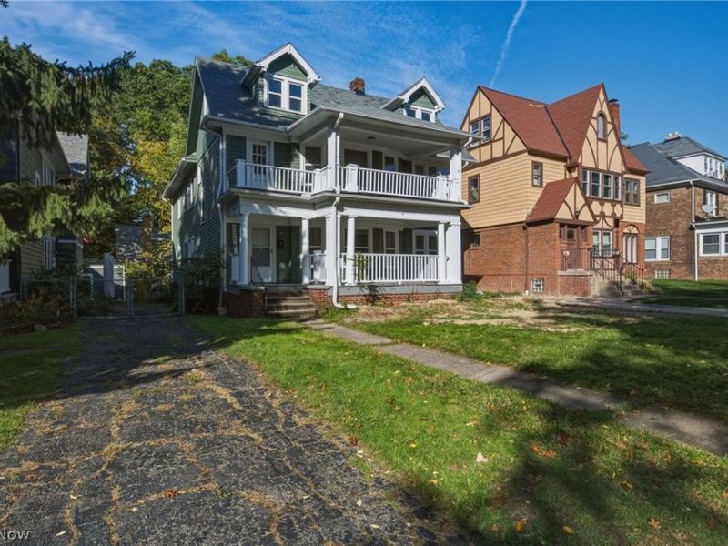 3379 Euclid Heights Boulevard, Cleveland Heights, OH 44118 Photo 2