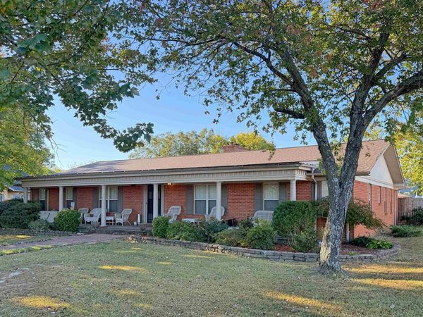 211 Service Street, Mountain View, AR 72560