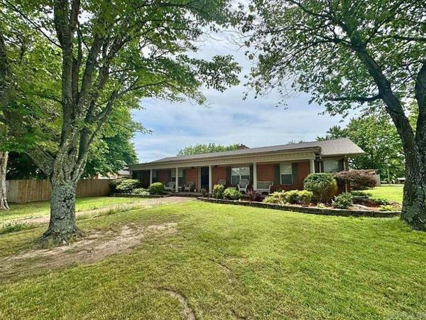 211 Service St., Mountain View, AR 72560