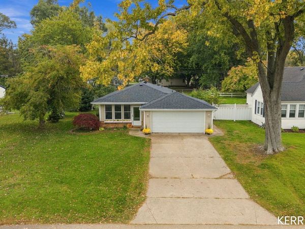 119 Dartmouth Avenue, Holland, MI 49423
