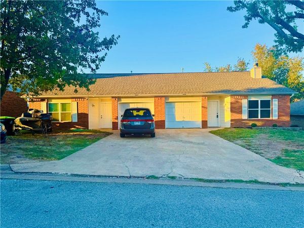 2429 W Gum Street, Rogers, AR 72758