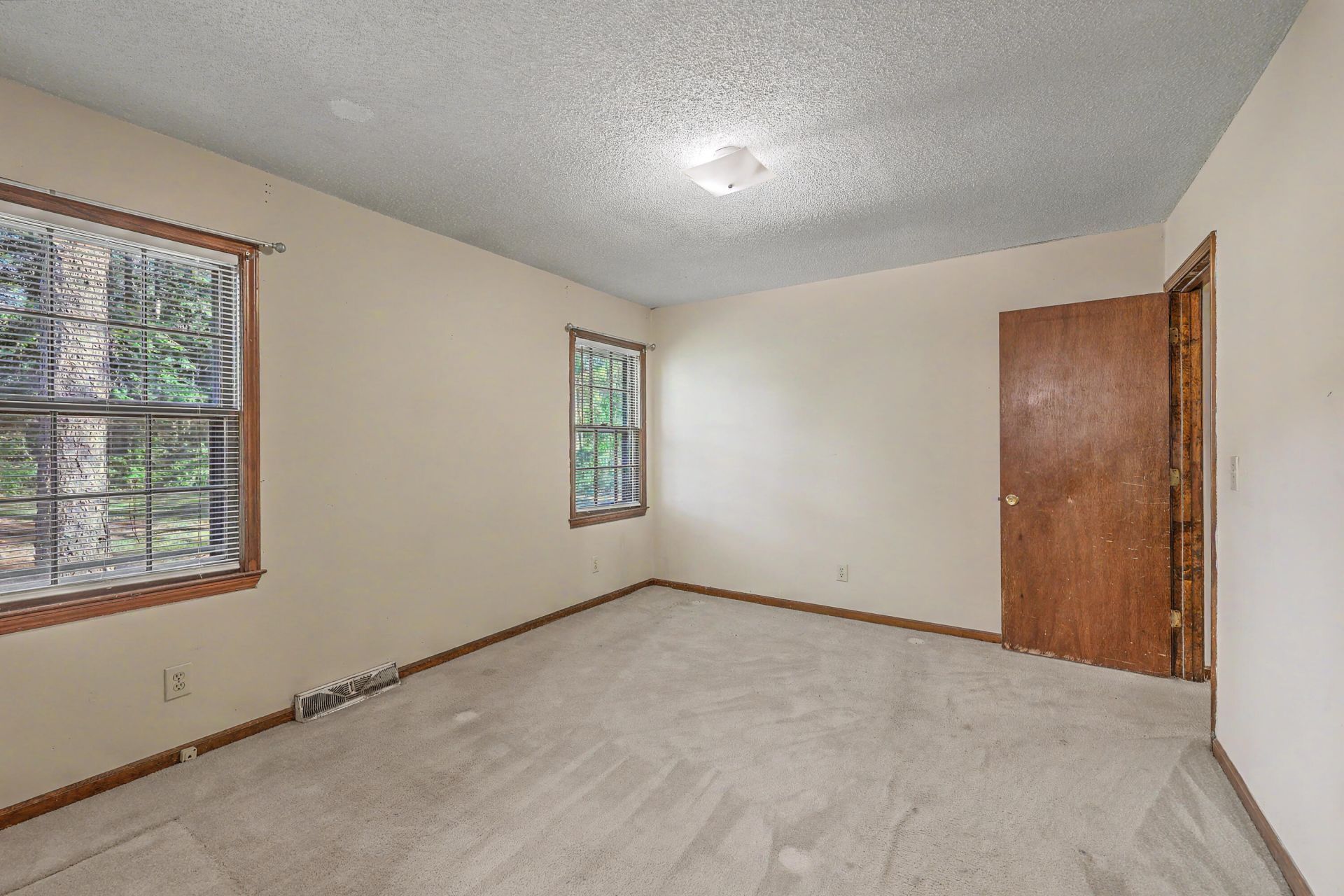 230 Wilson Drive Photo 16