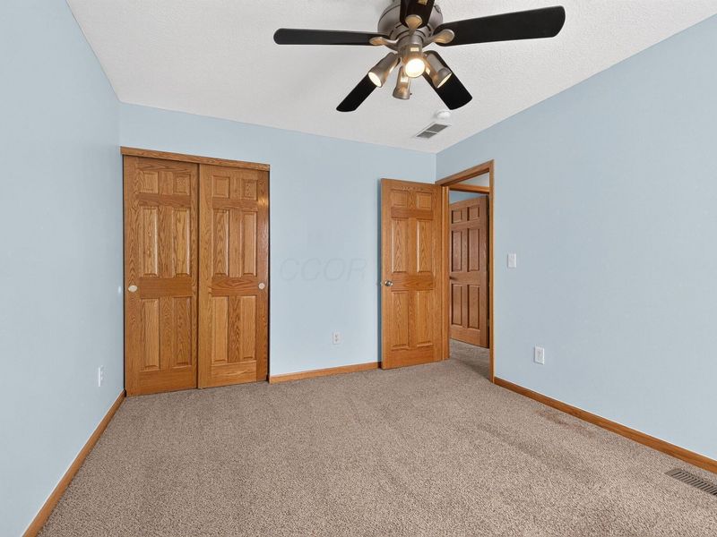 1043 Margate Circle , London, OH 43140 Photo 17