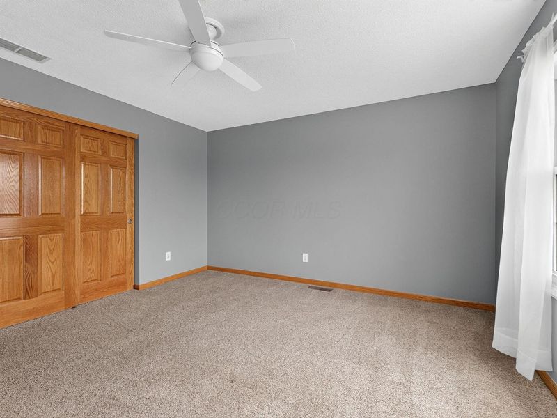 1043 Margate Circle , London, OH 43140 Photo 20