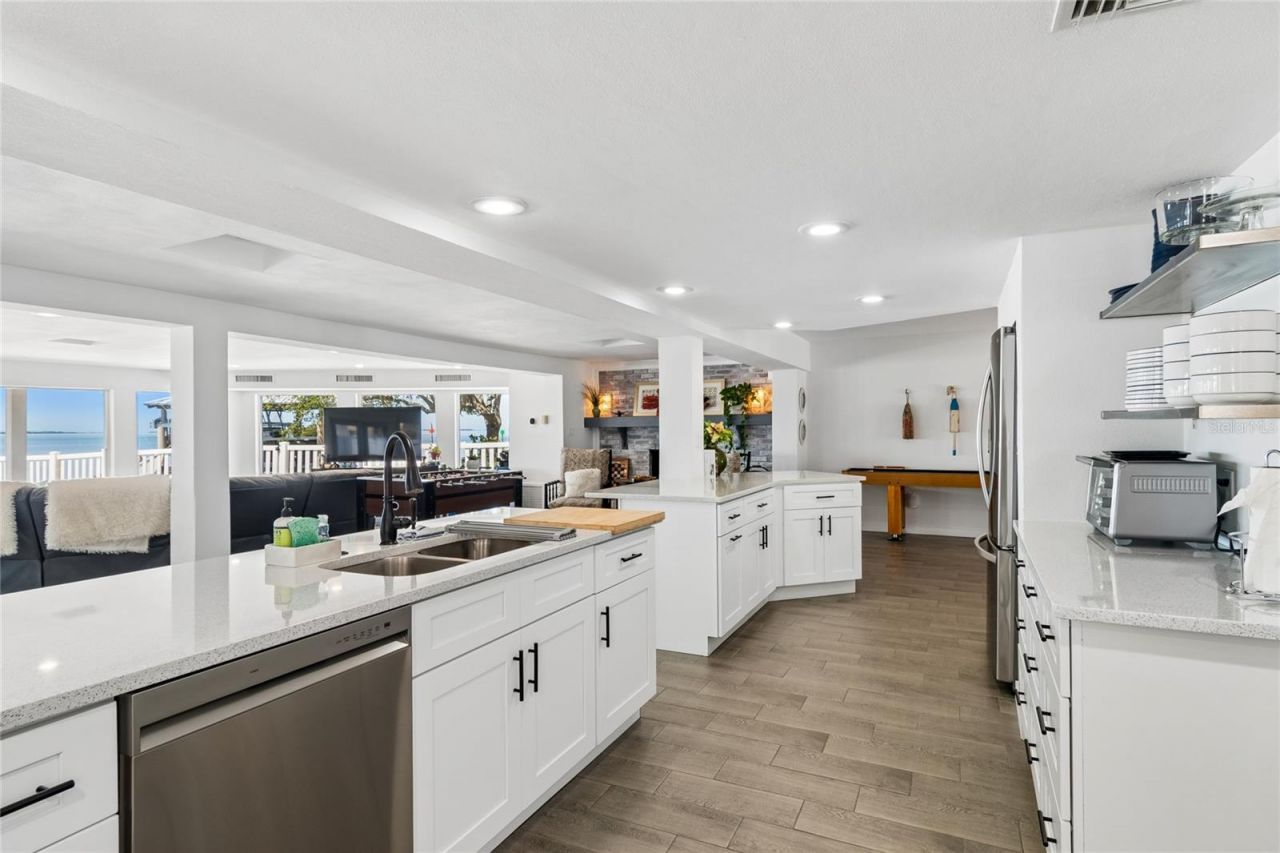 104 Klosterman Road W, Palm Harbor, FL 34683 Photo