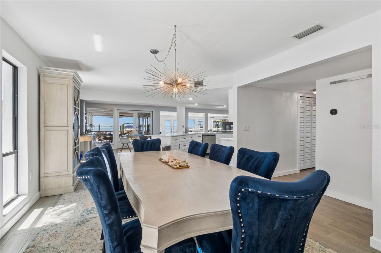 104 Klosterman Road W, Palm Harbor, FL 34683 Photo