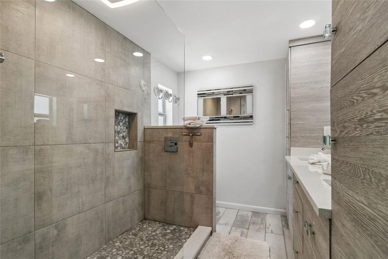 104 Klosterman Road W, Palm Harbor, FL 34683 Photo
