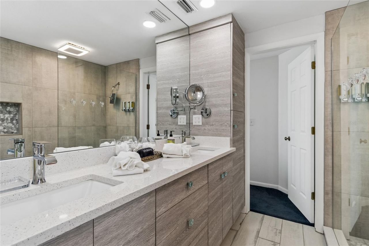 104 Klosterman Road W, Palm Harbor, FL 34683 Photo