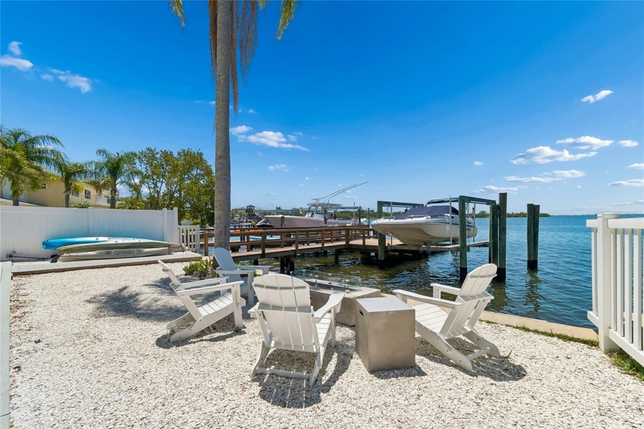 104 Klosterman Road W, Palm Harbor, FL 34683 Photo