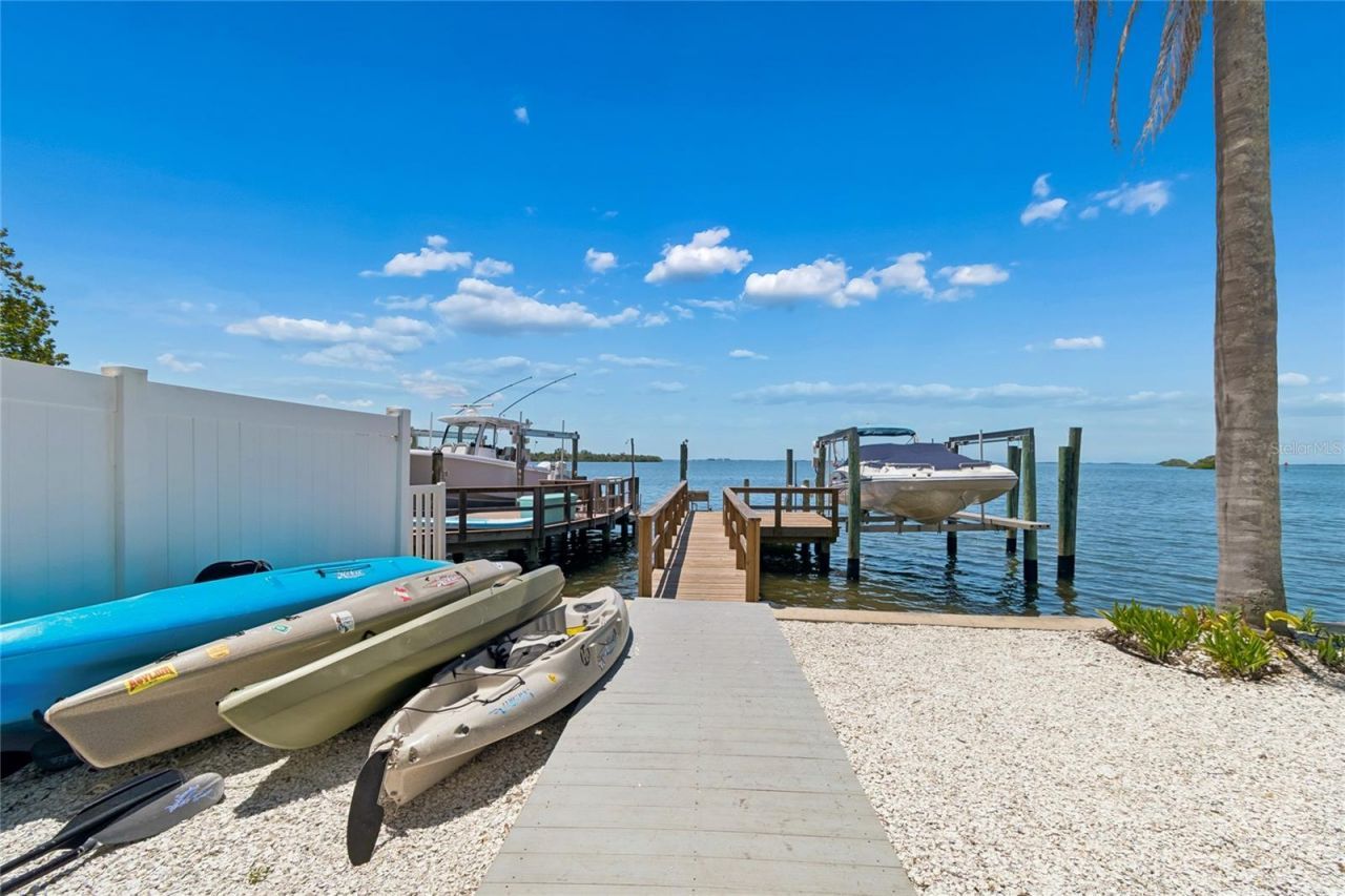 104 Klosterman Road W, Palm Harbor, FL 34683 Photo
