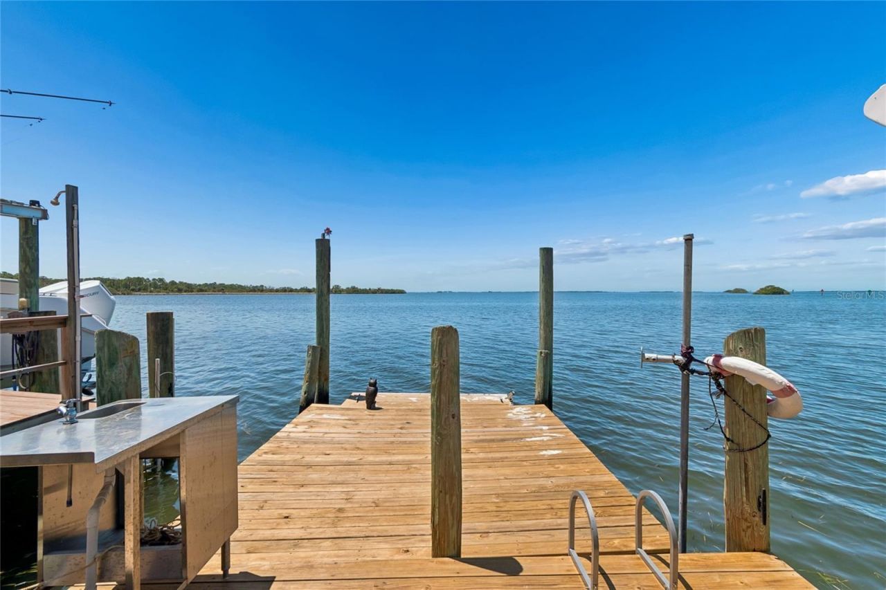 104 Klosterman Road W, Palm Harbor, FL 34683 Photo