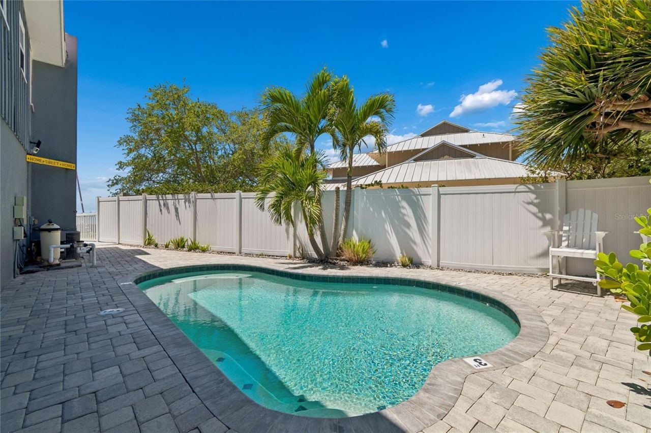 104 Klosterman Road W, Palm Harbor, FL 34683 Photo