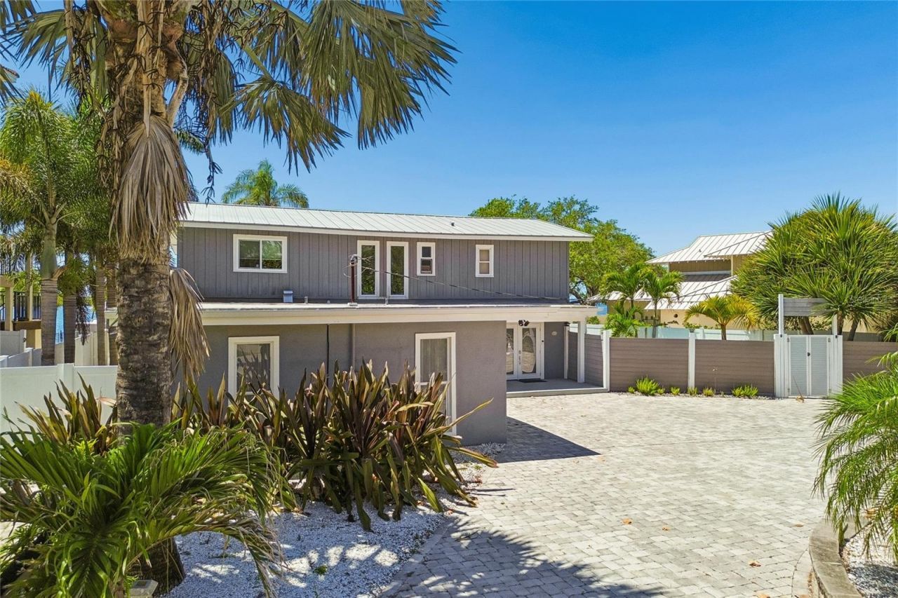104 Klosterman Road W, Palm Harbor, FL 34683 Photo