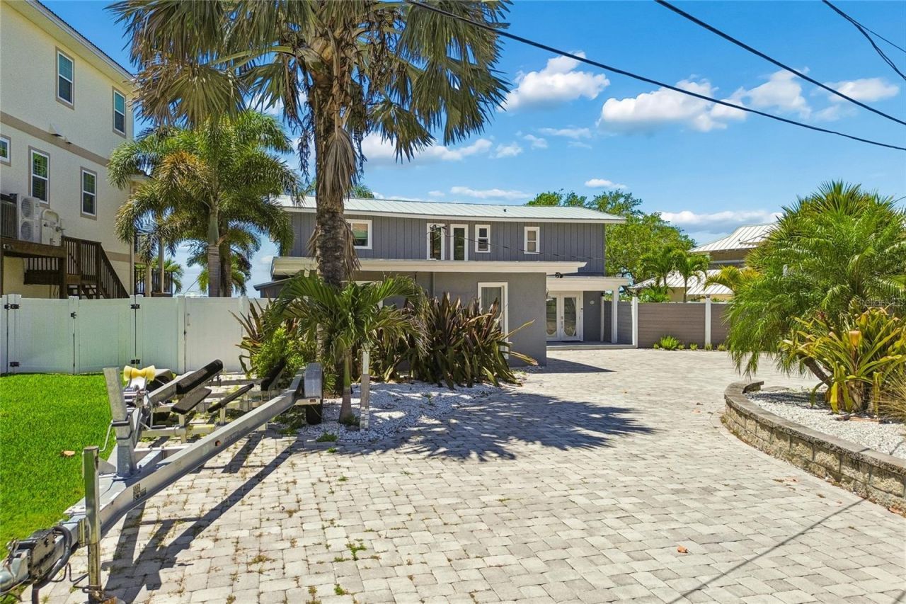 104 Klosterman Road W, Palm Harbor, FL 34683 Photo