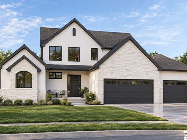 3658 S 218th Avenue, Elkhorn, NE 68022
