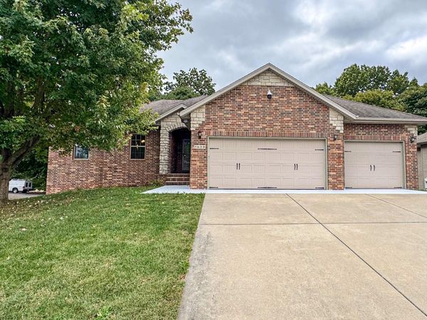 5618 E Pearson Parkway , Strafford, MO 65757