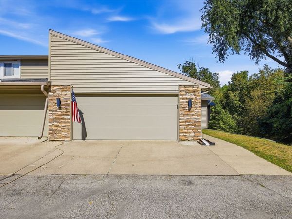 1745 Applewood Court NE, Cedar Rapids, IA 52402
