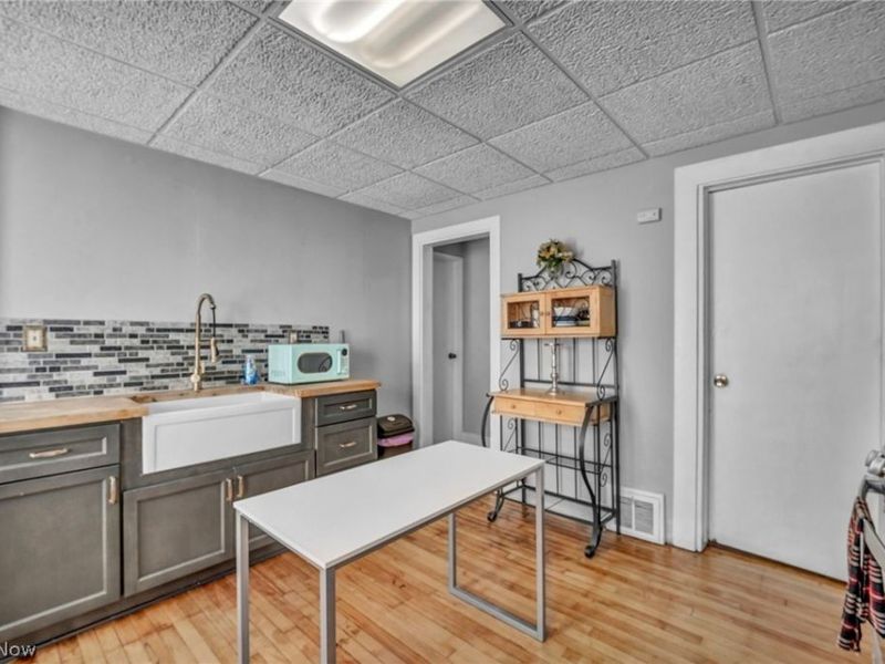 4024 E 26th Street, Newburgh Heights, OH 44105 Photo 4