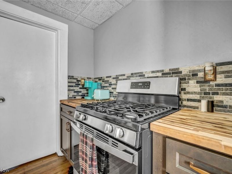 4024 E 26th Street, Newburgh Heights, OH 44105 Photo 9
