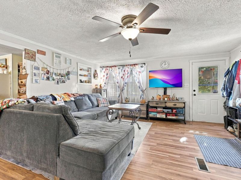 6875 Logan Thornville Road NE, Rushville, OH 43150 Photo 8