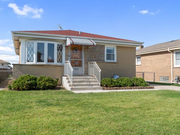 4824 N Ozark Avenue , Norridge, IL 60706