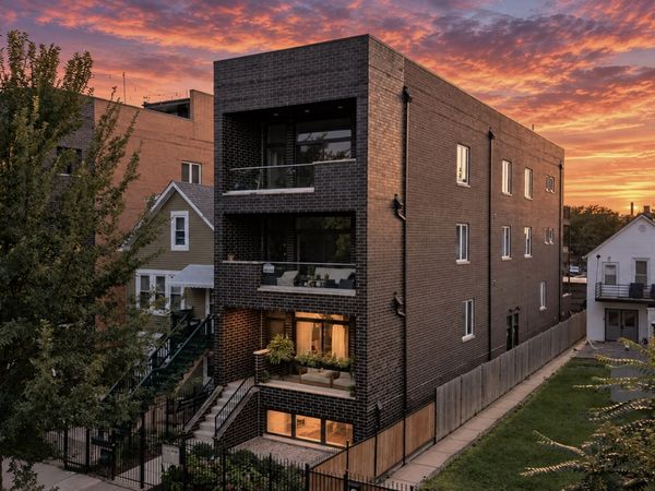 1818 N Sawyer Avenue, Unit 1E, Chicago, IL 60647
