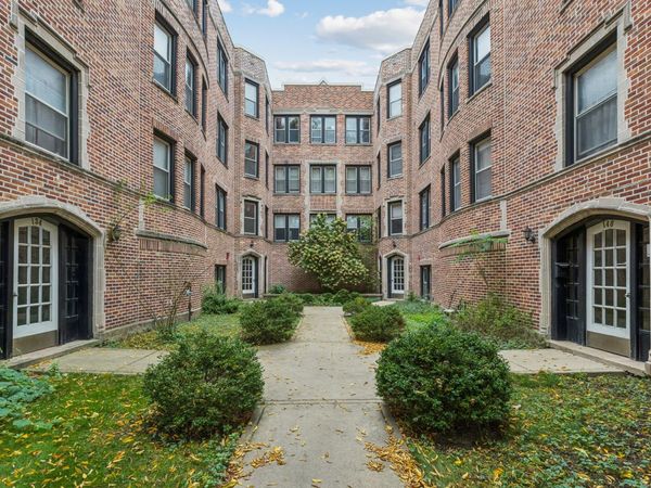 136 Clyde Avenue , Unit 2S, Evanston, IL 60202
