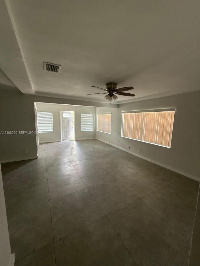 620 NW 1st Ave , Hallandale Beach, FL 33009 Photo