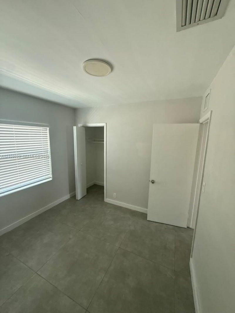 620 NW 1st Ave , Hallandale Beach, FL 33009 Photo