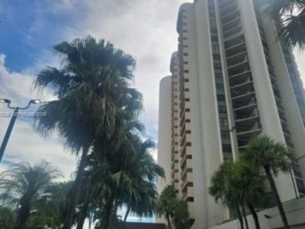 1800 NE 114th St , Unit 2207, Miami, FL 33181