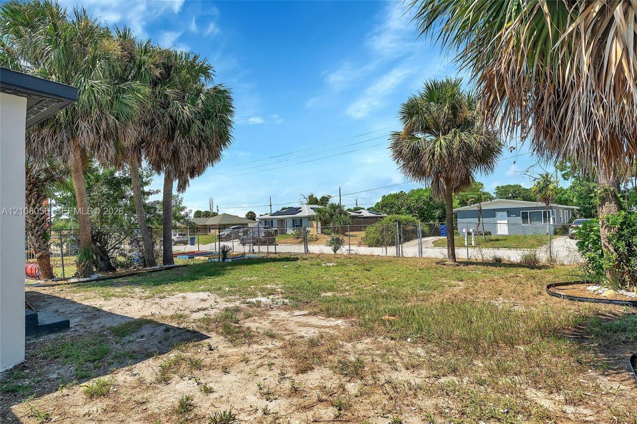 1444 W 28th St , Riviera Beach, FL 33404 Photo