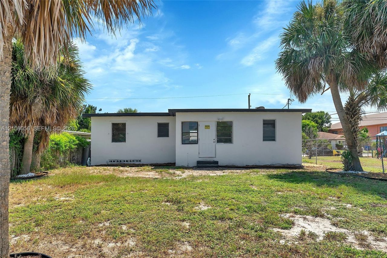 1444 W 28th St , Riviera Beach, FL 33404 Photo
