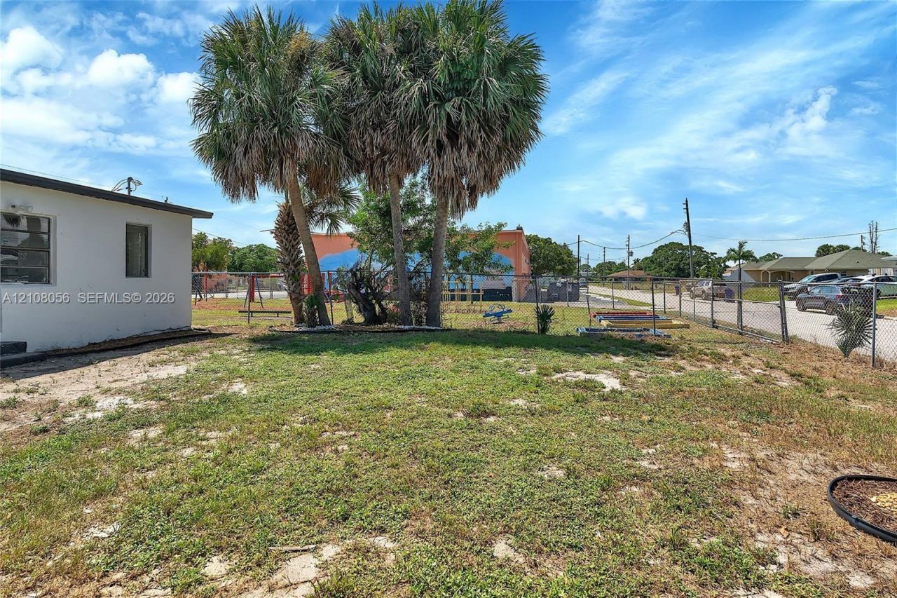 1444 W 28th St , Riviera Beach, FL 33404 Photo