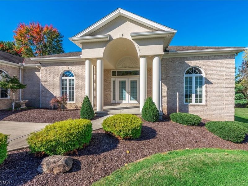8496 Countryview Drive, Broadview Heights, OH 44147 Photo 2