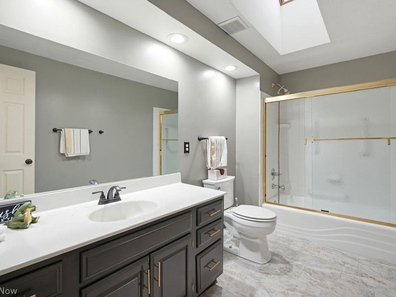 9020 Humberside Avenue NW, North Canton, OH 44720 Photo 30
