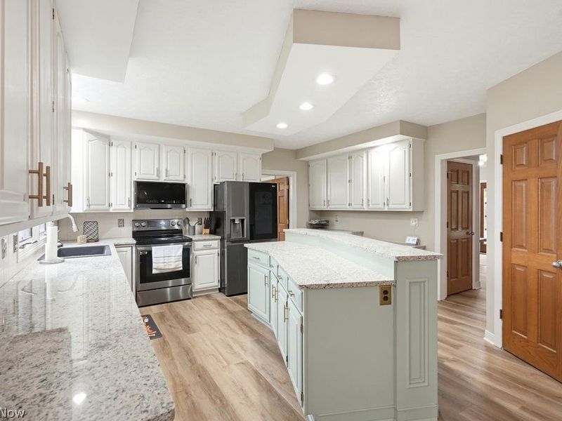 9020 Humberside Avenue NW, North Canton, OH 44720 Photo 7