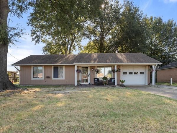 1505 Clement Road , West Memphis, AR 72301